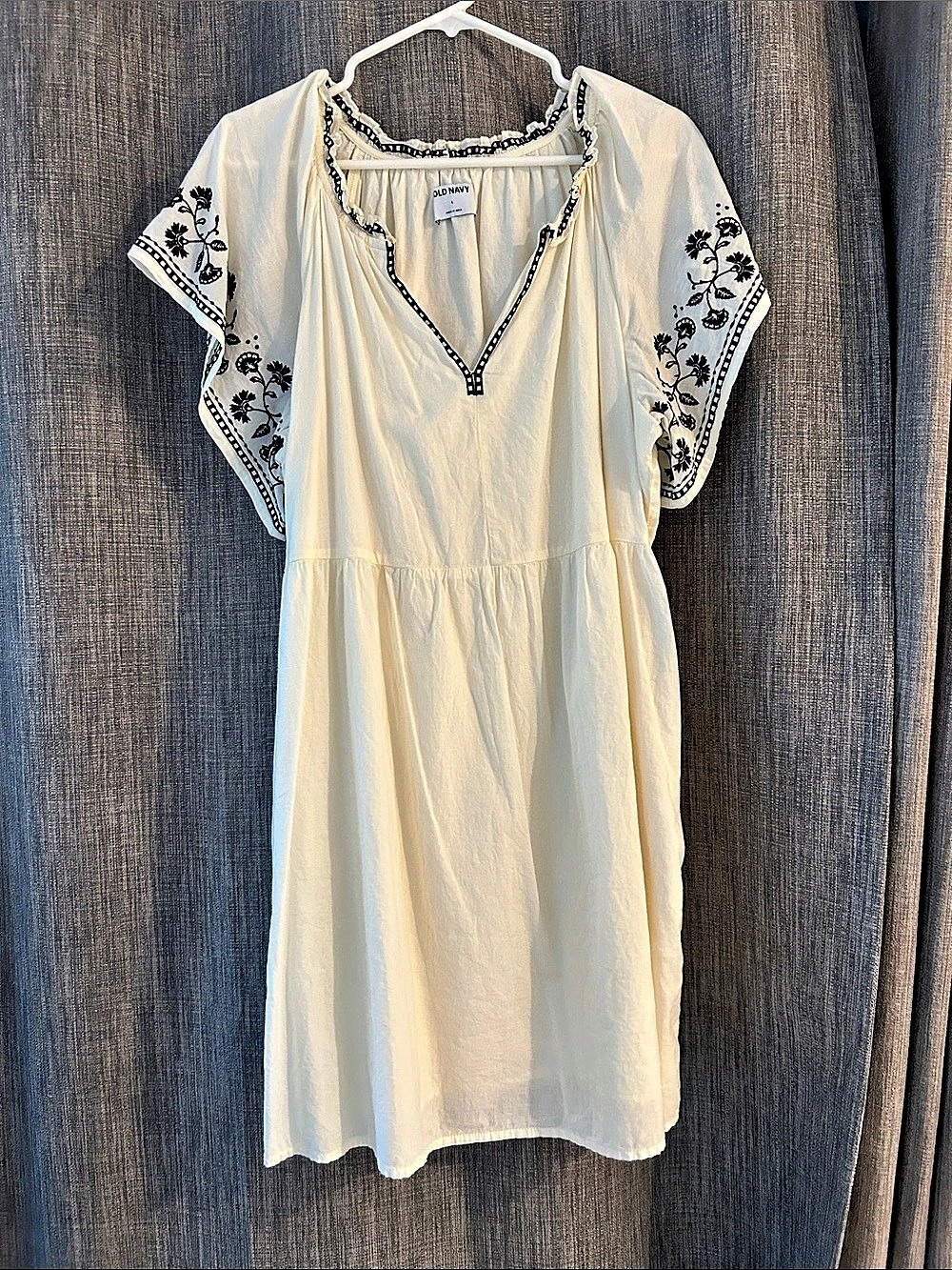 Old Navy Tiered Embroidered Mini Swing Dress Cream & Black Medium